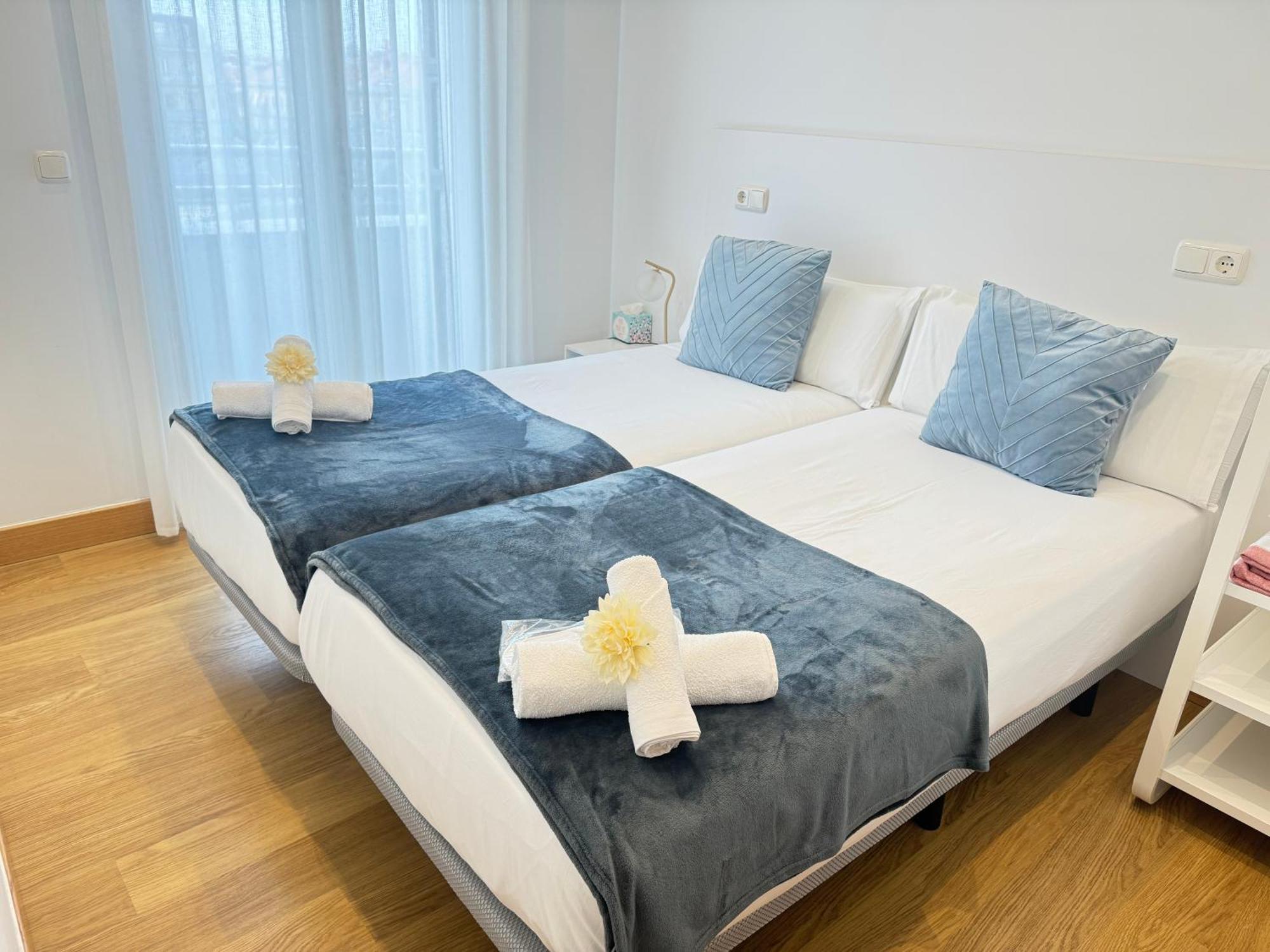 Mikain Terrace Cathedral View With Free Parking & Air Cond Appartement San Sebastian Buitenkant foto